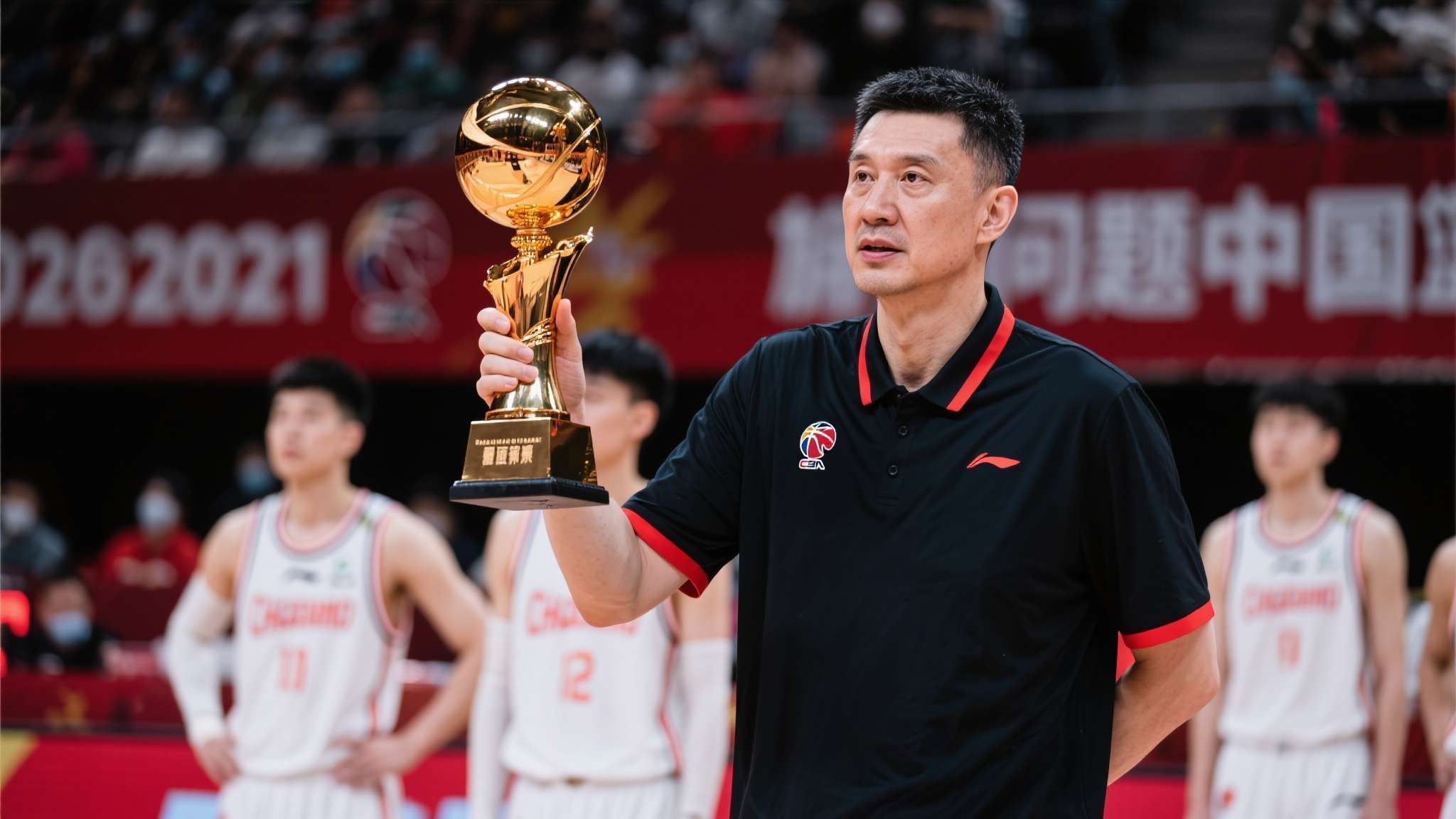 当下中国篮球面临的核心问题不是缺少会赢球的教练，而是缺少能系统性培育新生代核心的